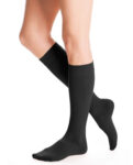 44757 Medi Comfort Knee High CT Compression Stockings 15-20mmHG Size 7, Ebony